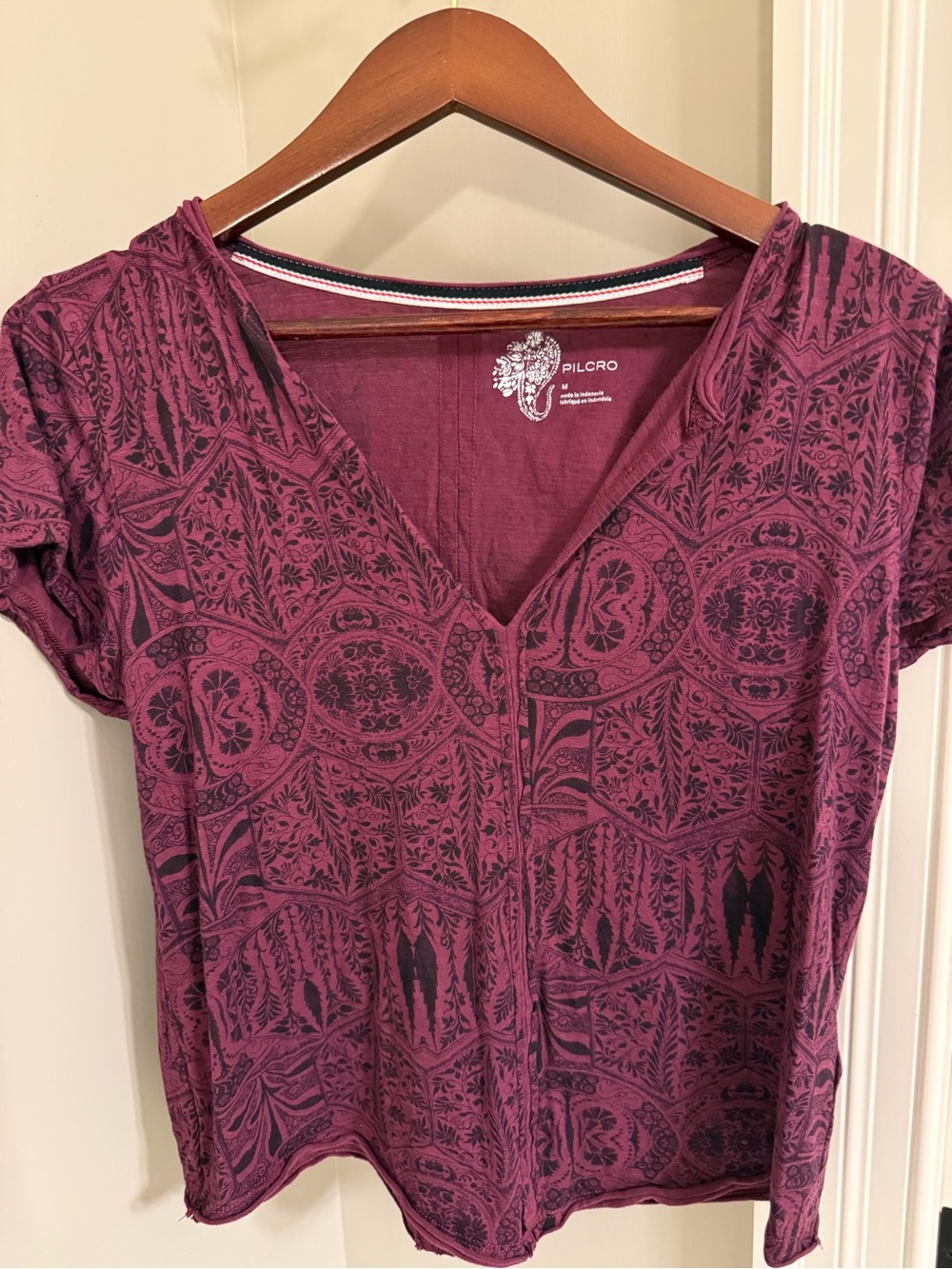 Pilcro Fitted Graphic Blouse Short Sleeve